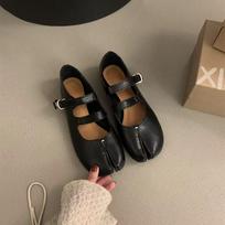 Fashion Buckle Strap Ladies Mary Janes Flats Shoes Soft Female Shallow Footwear Strange Toe Women Lolita Flats Shoes 2026 New 35 juoda