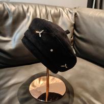Paris fashion light luxury rhinestone niche suede beret autumn and winter new small fragrant celebrity French painter hat Adjustable juoda