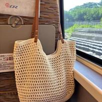 Summer straw bag woven bag 2025 new lazy wind French hollow grid large capacity seaside shoulder beach bag gray