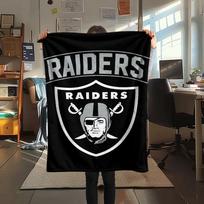 Oakland Raiders Print Flannel Blanket High Quality Warm Comfortable Cover for All Seasons Perfect for Gifts Home Decor 80cm x 120cm white
