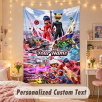 Individualus personalizuotas gobelenas, Stebuklingosios Boružės atspaudas, individualus pavadinimo tekstas, Sienos dekoracija, kabinama miegamajame 150cmx200cm