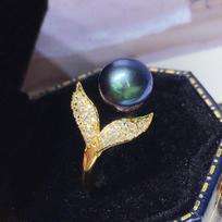 Fashion Fish Tail Ring: Black 7-8mm Freshwater Pearl, 18K Gold Plated, Timeless Design One Size gray