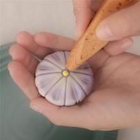 Beauty flower wagashi diy making slicing tool,Japanese wagashi tool chrysanthemum core triangle stick wagashi mold brown