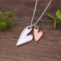 Heart-to-heart two-color love pendant, fashionable size heart-shaped small fresh women's simple necklace gray