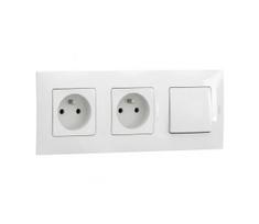 Legrand - dviguba namų rozetė 250V/16A ir vienpolinis jungiklis Nr. 1 su NILOE rėmu, baltas