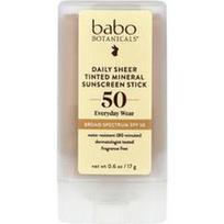 Babo Botanicals, Kasdienis skaidrus tonuotas mineralinis apsauginis kremas nuo saulės, SPF 50, be kvapiklių, 17 g
