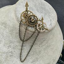 Retro Steampunk Gear Brooches Gear Tassel Chain Lapel Pins Men Shirt Suit Badge Jewelry Accessories gray