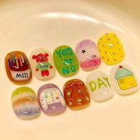 30Pcs Y2K Retro Graffiti Short Press On Nails Colorful Swirl Star Print Removable Fake Nail Tips Short Oval yellow