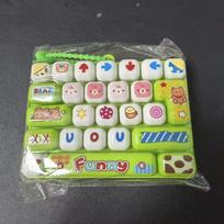 26 Key Mini Keyboard Pendant Cute Design Keyboard Keychain  Accessories Gift šviesiai rausvos spalvos