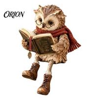 Literatūrinė pelėda Kolekcionuojami daiktai Bibliotekininkams Skaitymo Figūrėlė, Kūrybiška Statulėlė su Akiniais Šaliku Batai Ir Atversta Knyga, Figūrėlė Knygų Lentynos Skulptūra 1pc beige