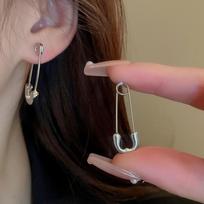 Minimalist Safety Pin Shape Lever back Earrings for Women U-shaped Golden Plated Lock Pendant Pierced Earring Jewelry Gifts gray
