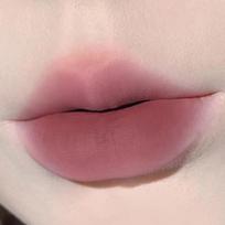 Brown Soft-Focus Matte Light Lip Glaze - Long-Lasting, Non-Drying, Easy to Apply for Student Parties 3.5g brown
