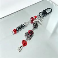 Stray Kids SKZ Keychain: K-Pop Inspired Bag Charm with Red Rose, Heart & Good Luck Pendant, Beaded Fan Accessory for Backpacks & Keys white