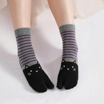 Mielas animacinio katino raštas Dvi pirštų kojinės Unisex Japonijos Kimono Šlepetės Sandalai Su padalintu pirštu Kojinės Moterys Vyrai Tabi Kojinės Harajuku one size tamsiai pilka spalva