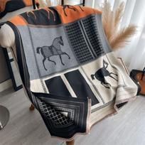 Rudens žiemos šilta pončo imitacijos kašmyro žiemos moteriškas šalikas su arklių raštu skara apklotai moteriškas storas pledas kelionėms One Size juoda
