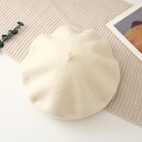 Women's Korean Fashion Beret: Retro Wool Painter Hat for Autumn & Winter One Size (56-58cm) beveik baltos spalvos