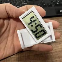 Mini automobilio prietaisų skydelio laikrodis Lcd skaitmeninis ekranas Lipnus elektroninis laiko laikrodis Universaliam transporto priemonės sunkvežimiui Visureigiui prietaisų skydeliui 1 vnt. balta