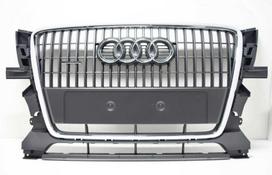 Audi Q5 2009 2012 Vag Akmenų Pilkos Spalvos Priekinės Radiatoriaus Grotelės Originalus 8R08536511QP