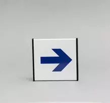 Ženklas informacinis 1.14 Kryptis, 93x93mm !