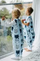 PULP BAMBOO Baby miegmaišis su kojelėmis 2 TOG - Mėlyna Cats - nuo 2l iki 4l