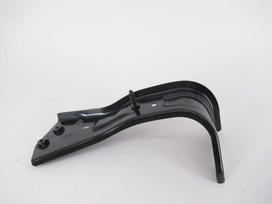 VAG VW vairuotojo priekinio sparno laikiklis originalus 561821135C