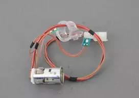 NAUJAS OEM BMW F10 F11 F12 F13 E70 E71 CIGARETĖS ŽIEBIMO KIŠTUKAS 6977675