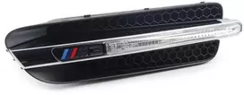 Originalus priekinis sparno apdailos grotelių su emblema kairėje BMW M3 E90 sedanas 2007-2011