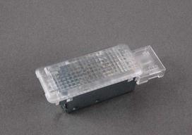 VAG OEM VOLKSWAGEN TOUAREG 7L INTERJERAS PIRMOJI DĖŽUTĖS ŠVIESA 7L0947415 ORIGINALI