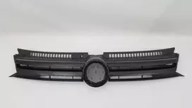 VAG Naujas originalus VW GOLF PLUS (09-14) priekinis bamperis radiatoriaus grotelės 5M0853653L 9B9 OEM