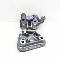 VOLVO C30 Variklio Priekinis Dešinysis Laikiklis 8670393 NAUJAS ORIGINALUS