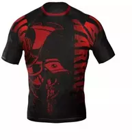 "Warrior" kompresiniai marškinėliai pagaminti iš DBX MORE DRY M medžiagos.