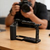 Camera Cage Fit for Nikon ZR Aluminum Alloy Handheld Full Protective Frame with Cold Shoe for DSLR Video Camera