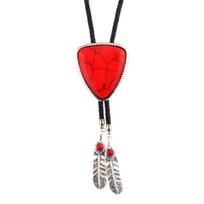 Men Women Handmade Vintage Bolo Tie Western Cowboy Leather Rope Necktie with Triangular Stone Feathered Pendant Necklace raudona