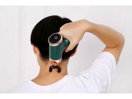 High-Intensity Mini Muscle Massage Gun with Long Battery Life for Fitness Recovery tamsiai žalia spalva