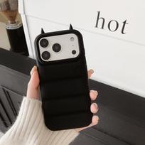 Juokingas 3D velnio ragų pūkinių striukių telefono dėklas, skirtas „iPhone 12 13 14 15 16 Plus 17 Pro Max“. Mielas, smūgiams atsparus, minkštas silikoninis galinis dangtelis. iPhone17 Pro Max juoda