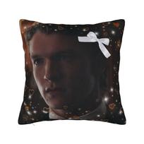Hudson Williams Connor Storrie Įkaitusi Rivalybė Pagalvės užvalkalas Gaminio Spausdinimas Pagalvės užvalkalas Dekoracijos Mesti pagalvės užvalkalas 30cmx30cm(12x12Inch) black