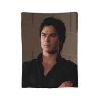 Damonas Salvatore The Vampire Diaries Antklodės Vilna Ian Somerhalder Nešiojama Itin Minkšta Apklotklė Lovai Sofai Kilimėlio Gabalas 100x150cm gray