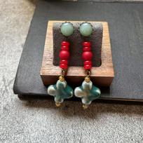 Medieval Vintage Red Green Ceramic Blue and White Porcelain Glazed Necklace Medieval Advanced Necklace Four Leaf Clover Ceramic black