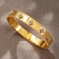 Sweet golden four-leaf clover bracelet with laser kaleidoscope design, light luxury sparkling diamonds, high-end stainless steel jewelry for B01681Gold brown