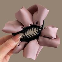 Elegant Satin Pleated Hair Clip: Enhances Volume for Ponytails & Buns, Stylish New Hair Accessory for Women black