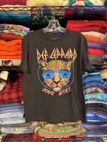Goodie Two Sleeves Shirt Mens Small Def Leppard Love Bites Leopard Band Tee Unisex T-Shirt XL red