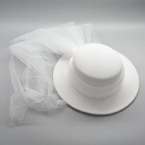 Balta plokščia skrybėlaitė moteriška prancūziška vintažinė įžymybė elegantiška suknelė nuotaka britiška vestuvinė suknelė ilgas šydas veltinė skrybėlė kelionių fotografija M（56-58cm） balta