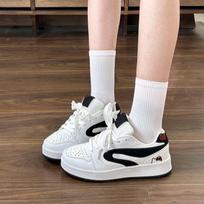 New niche design sense trend casual street shot versatile skateboard shoes women's retro Harajuku bread shoes 40 black