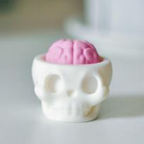 Fun 3D Printed Skull Brain Clicker Keychain Skull Button Fidget Clicker Mechanical Keyboard Bag Pendant Stress Relief Toy as the picture white
