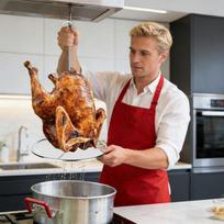 Functional Grills Set Turkey And With Even Heat Distribution Crispys Exteriors And Tender Interior P9YB China Mainland brown