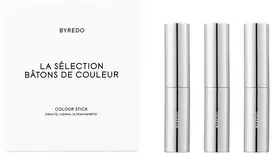 Byredo rinkinys: daugiafunkcė akių šešėlių lazdelė Colour Stick Dravite 3,5 g + daugiafunkcė akių šešėlių lazdelė Colour Stick Vienna 3,5 g + daugiafunkcė akių šešėlių lazdelė Colour Stick 580 Ultramagnetic 3,5 g + Byredo GWP tekstilinis maišelis
