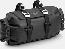 Brooks Vairaračio krepšys BROOKS SCAPE HANDLEBAR ROLL, juoda, talpa 9-11 l, tvirtinimas dirželiais, atsparumas vandeniui IPX4 (NAUJIENA)