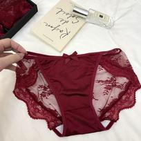Elegant French Red Lace Low-Waist Thongs: Sexy & Festive Women's Wedding Panties One Size [80-130] white