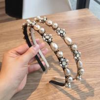 Stylish flower crown, cubic headband, pearl, alluring Hasse hairband black white