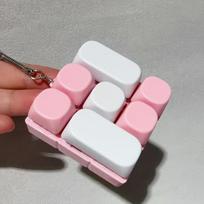 New Plastic Fidget Keychain 9-Key 24-Key Colorful Keycap Antistress Funny Stress Relief Keyboard Key Chain For Adults Kid white